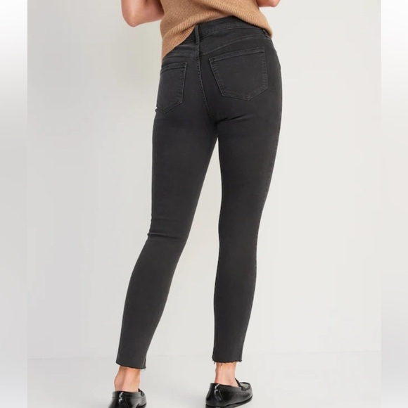 NWOT - Old Navy High-Waisted Rockstar Super-Skinny High Rise Black Jeans - Picture 2 of 9